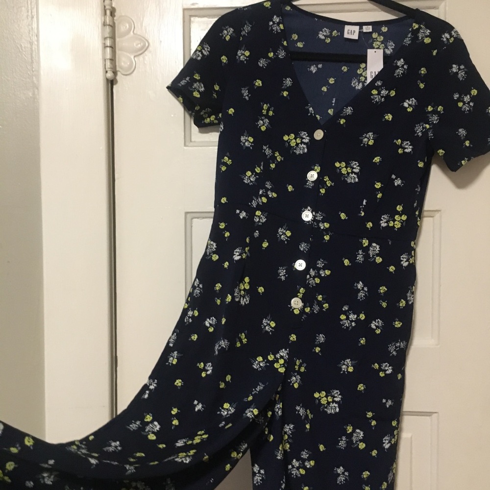 Brand New Gap jumpsuit